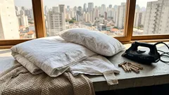 Arrumar a cama parece simples — 5 erros comuns que pesam no visual (e ajustes fáceis)