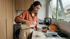 Estas 5 armadilhas para mosquito ajudam de verdade — mas o truque está na checagem semanal da água parada